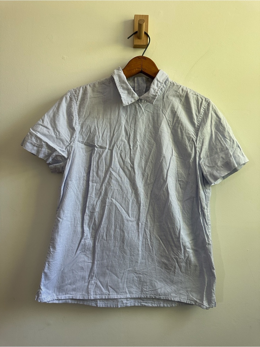 J.Crew Women’s Blue and White Seersucker Collared Shirt